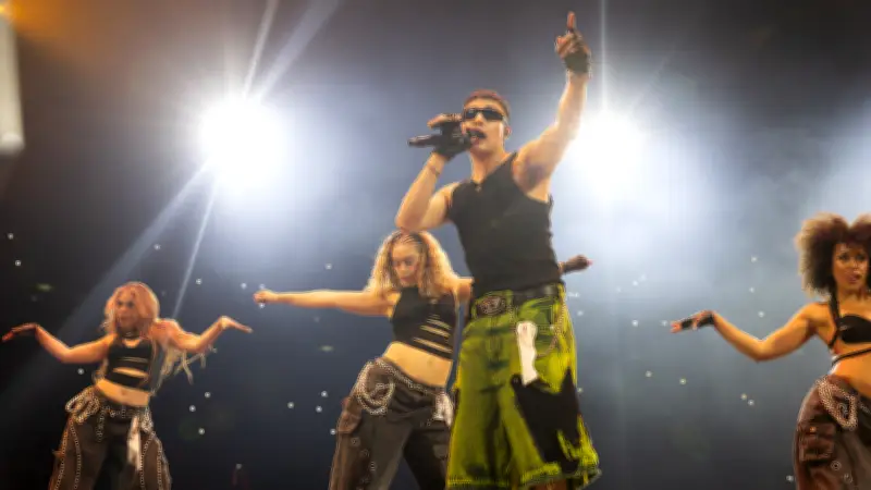 Malilla hace historia: 20 mil personas perrean en el Domo de Cobre con reguetón mexa