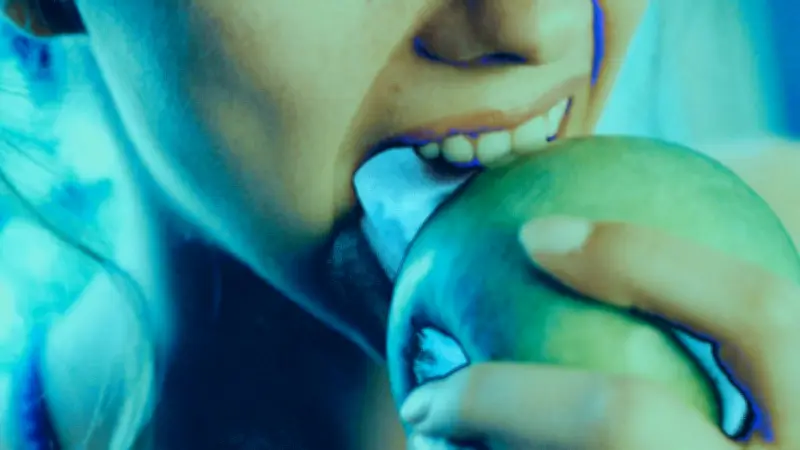 ¿Manzanas Saludables? Estudio Europeo Revela Peligroso Cóctel de Pesticidas y PFAS