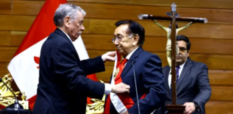 María Balcázar asume presidencia interina de Perú tras destitución de José Jerí