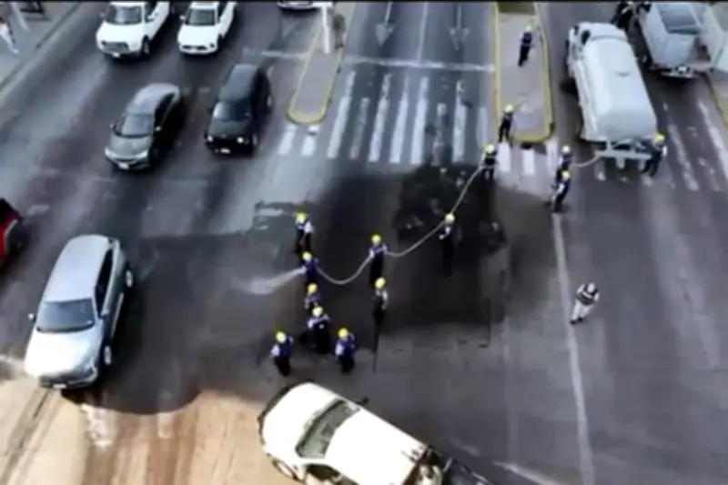 Marina retira vehículos incendiados en Puerto Vallarta tras incidente de seguridad