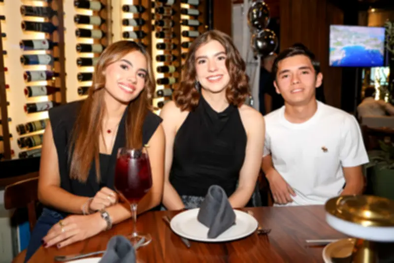 Marmoleo Steak House celebra su primer aniversario con alfombra roja y cortes premium