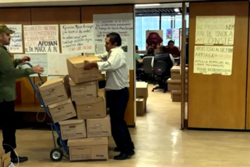 Marx Arriaga afirma no estar atrincherado mientras SEP inicia su desalojo