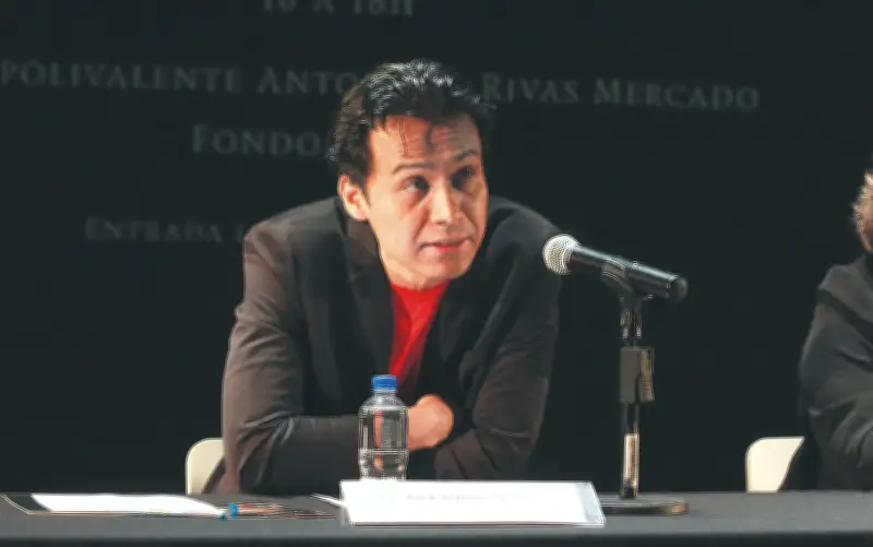 Marx Arriaga mantiene plantón en la SEP por libros de texto: pernocta en oficinas