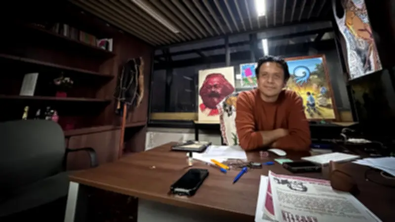 Marx Arriaga niega estar atrincherado en la SEP y afirma que cumple sus funciones