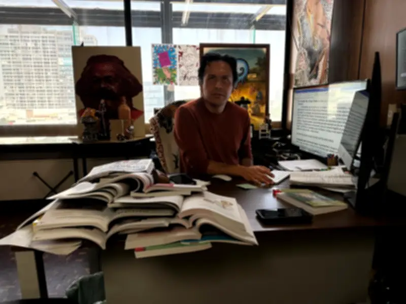 Marx Arriaga se atrinchera en la SEP: 'Saldré cuando termine mi jornada laboral'