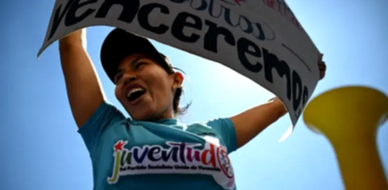 Masiva protesta en Caracas tras caída de Maduro: exigen libertad y amnistía política