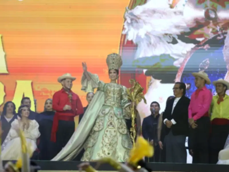 Mazatlán corona a Mariana I como Reina de los Juegos Florales 2026 en multitudinaria gala