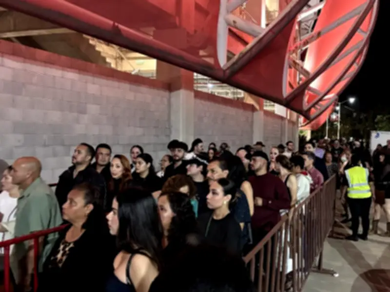 Mazatlán corona a su reina en Carnaval con homenaje a Lizárraga y sinfónica