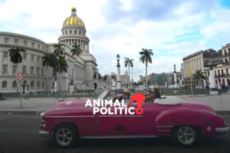 Médicos Cubanos: Turismo y Tabaco, Pilares de Ingresos en Dólares para Cuba