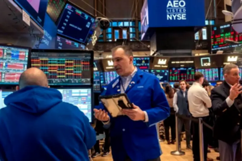 Mercados de Estados Unidos operan con leve baja tras dato de inflación