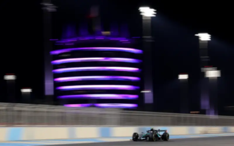 Mercedes-AMG domina ensayos en Baréin con Russell y Antonelli liderando