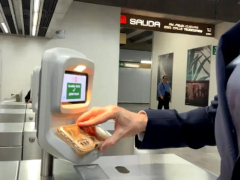 Metro impulsa tarjeta virtual de Movilidad Integrada en toda la red capitalina