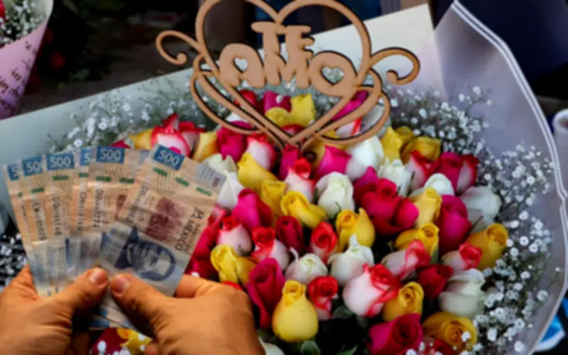 Mexicanos gastarán en promedio 1,100 pesos por el Día del Amor y la Amistad 2026