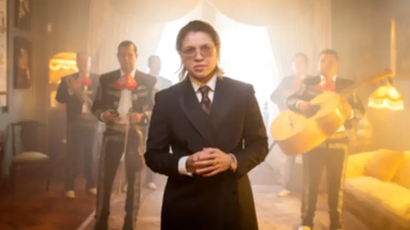 Michelle Maciel inicia nueva etapa musical con mariachi y dedica proyectos a su novia