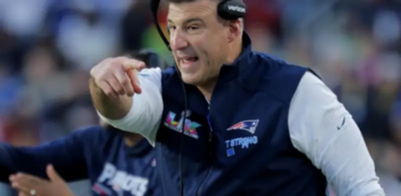 Mike Vrabel insta a Patriots a canalizar la frustración tras caída en el Super Bowl LX