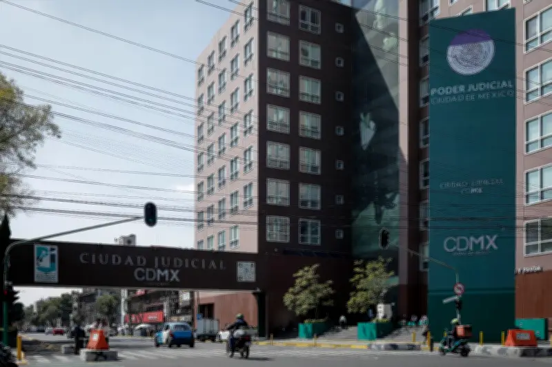 Militar y jueza bloquean a niña para representar a México en competencias internacionales