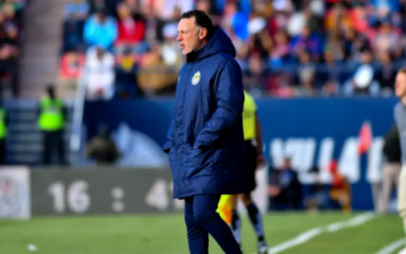 Milito enfrenta el reto histórico de ganar el Clásico Nacional en el Akron para Chivas