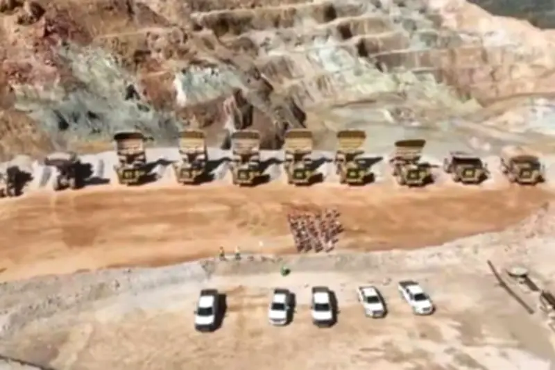 Mineros de Sonora protestan nuevamente por supuestos plagios en contratos laborales