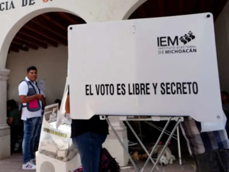 Monreal asegura que Morena aprobará reforma electoral 'venga como venga'