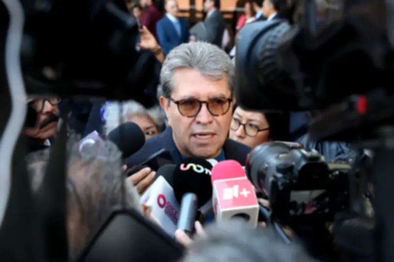 Monreal descarta fast track para reforma electoral y garantiza discusión amplia