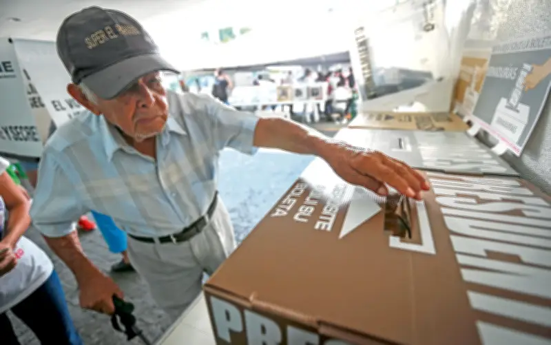 Monreal exige respaldo obligatorio de Morena a reforma electoral de Sheinbaum