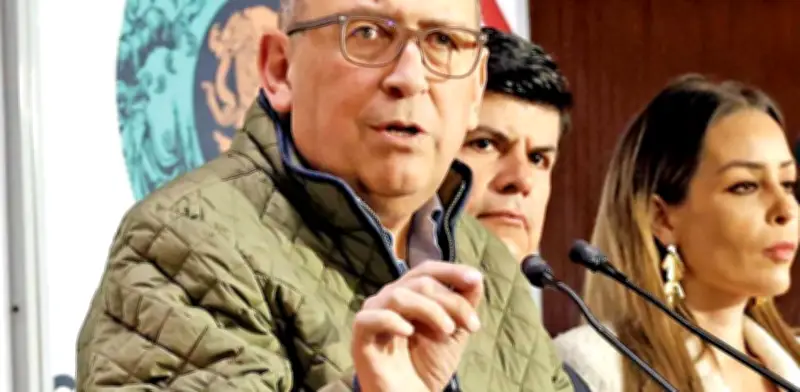 Moreira denuncia que reforma electoral busca revivir los 'acordeones' en plurinominales