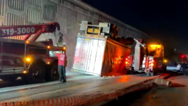 Motociclista fallece tras ser embestido por tráiler en carretera de Nuevo León