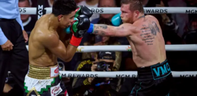 Márquez acusa a 'Canelo' Álvarez de recibir ayuda para evitar rivales peligrosos