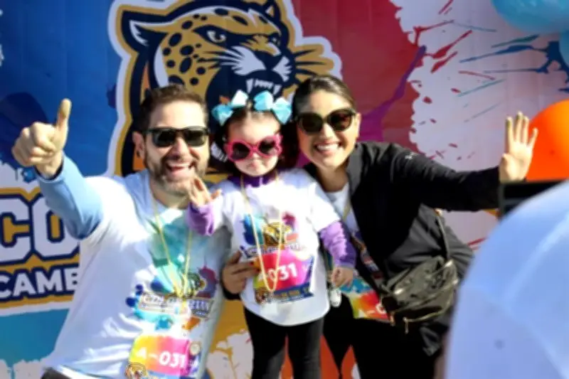 Más de 600 personas participan en la Color Run Cambridge Family 2026 en Campus Norte