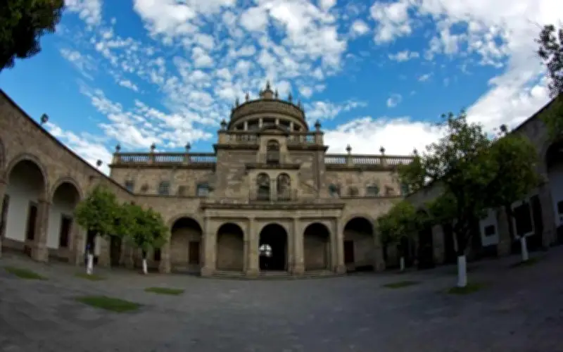 Museo Cabañas rescata el cine marginal de Fernando Sampietro en charla crítica