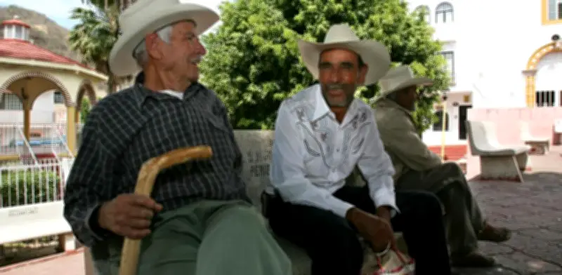 México alcanza récord de esperanza de vida, pero soledad afecta a 1.7 millones de adultos mayores