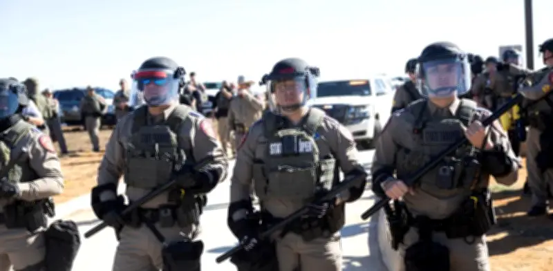 México exige garantías médicas para familias migrantes detenidas en centro de Texas