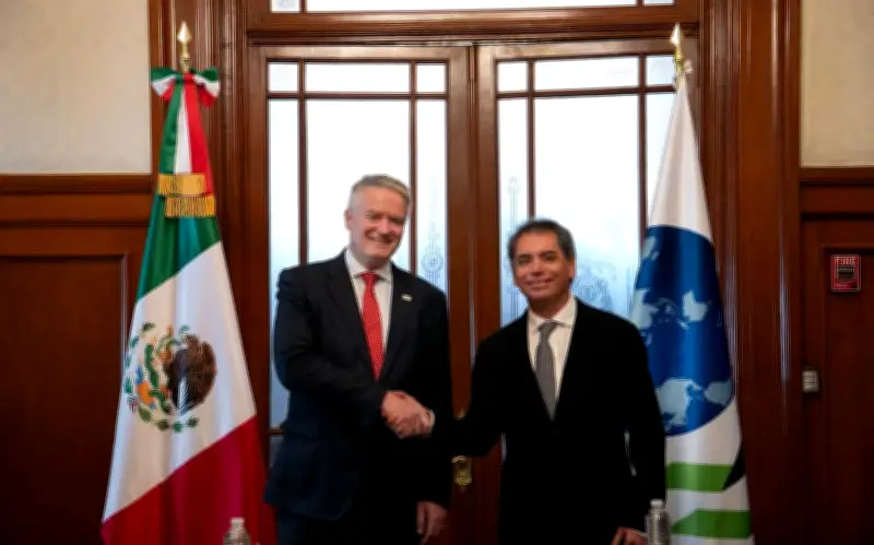 México mantiene estabilidad fiscal ante incertidumbre global, según OCDE y Hacienda