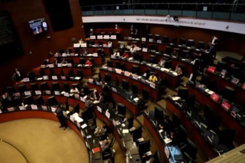 México reduce el número de senadores de 128 a 96 en reforma histórica
