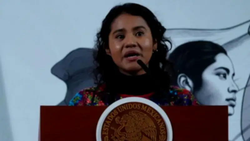 Nadia López García, pedagoga y poeta mixteca, asume la Dirección de Materiales Educativos