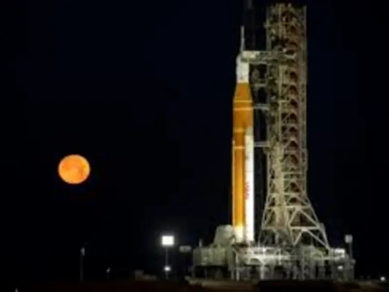 NASA pospone histórico vuelo lunar Artemis II por fallas técnicas en cohete SLS