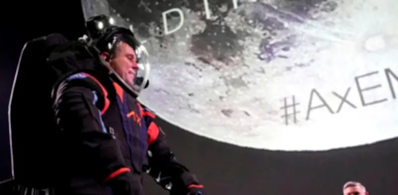 NASA presenta trajes espaciales de Axiom Space para la misión Artemis III a la Luna