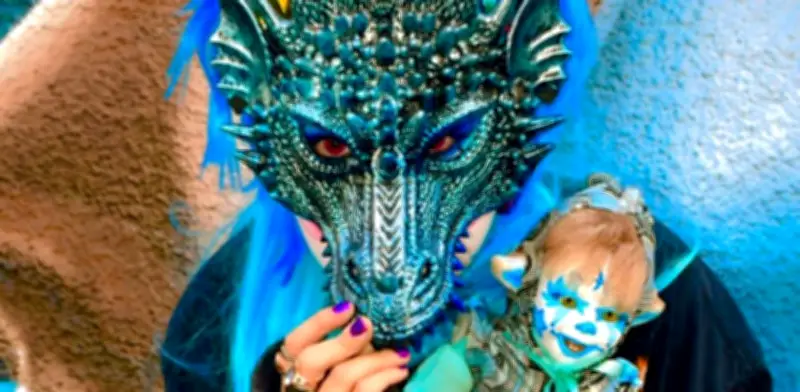 Nébula, artista therian: “Mi espíritu es dragón, mi cuerpo es humano”