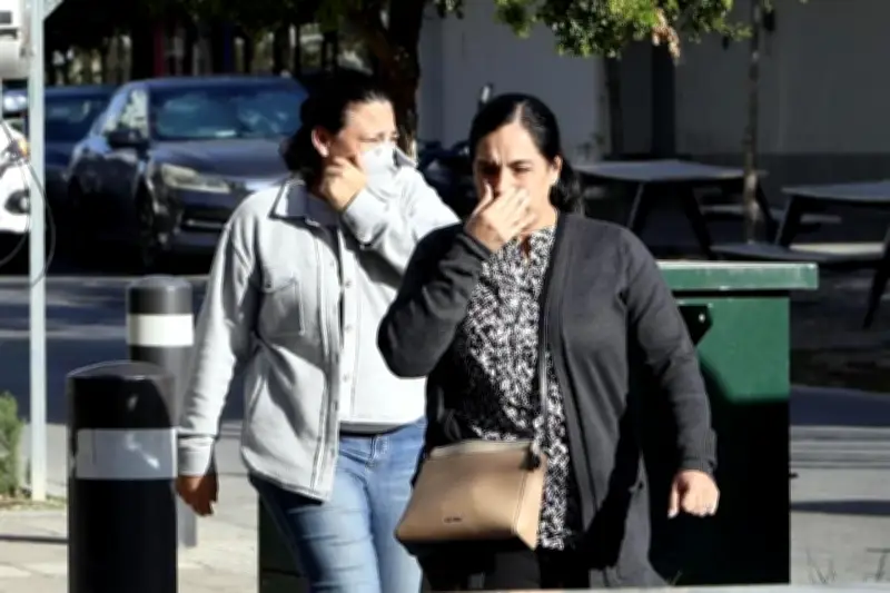 Ni el 'centrito' evita el olor a drenaje en colonias de Nuevo León