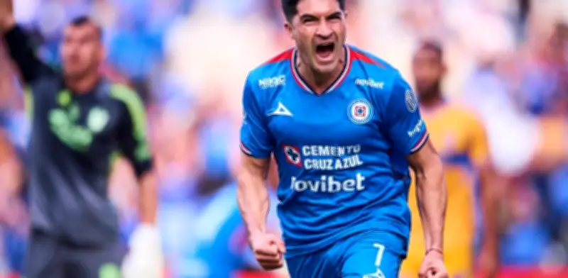 Nicolás Ibáñez aplica la ley del ex con golazo de Cruz Azul ante Tigres en Liga MX
