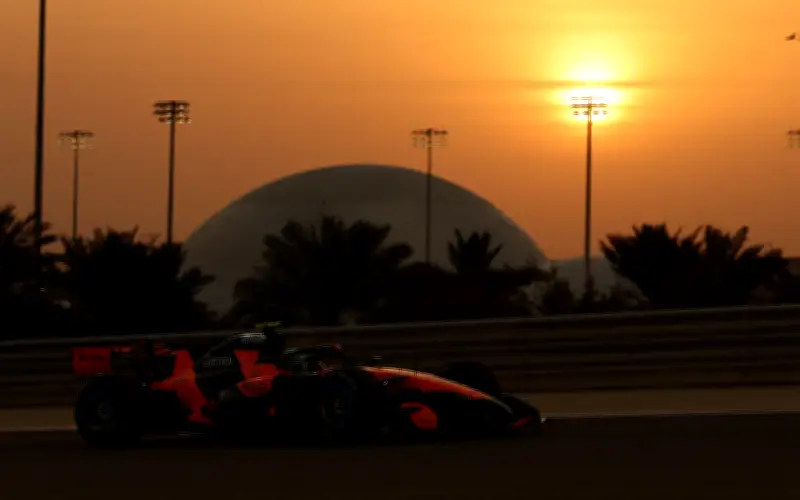 Norris lidera pruebas en Bahrein; Checo Pérez inicia con Cadillac en F1 2026