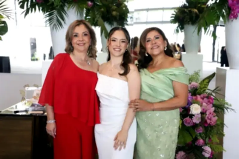 Novia en México se prepara para su boda con tradiciones únicas y emoción