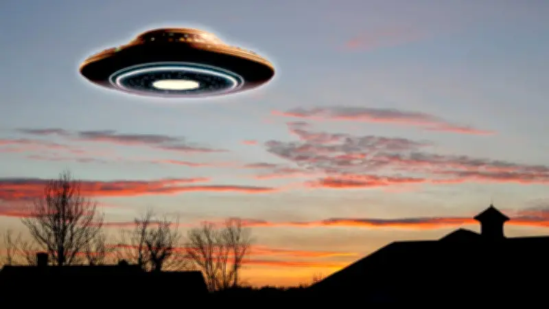 Objeto Misterioso Atraviesa el Cielo de la CDMX: Debate entre Drones, Globos y OVNIs
