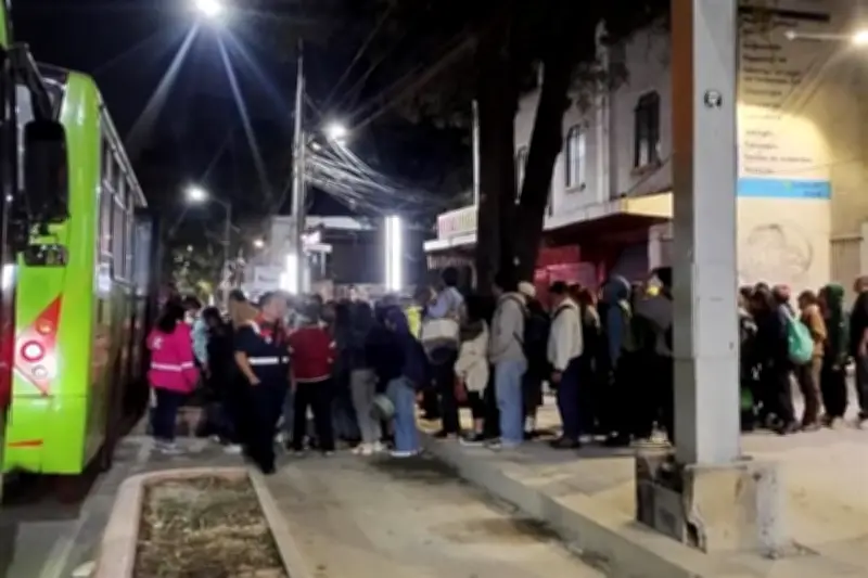 Obras Nocturnas en Línea 2 del Metro Sorprenden a Usuarios de la CDMX