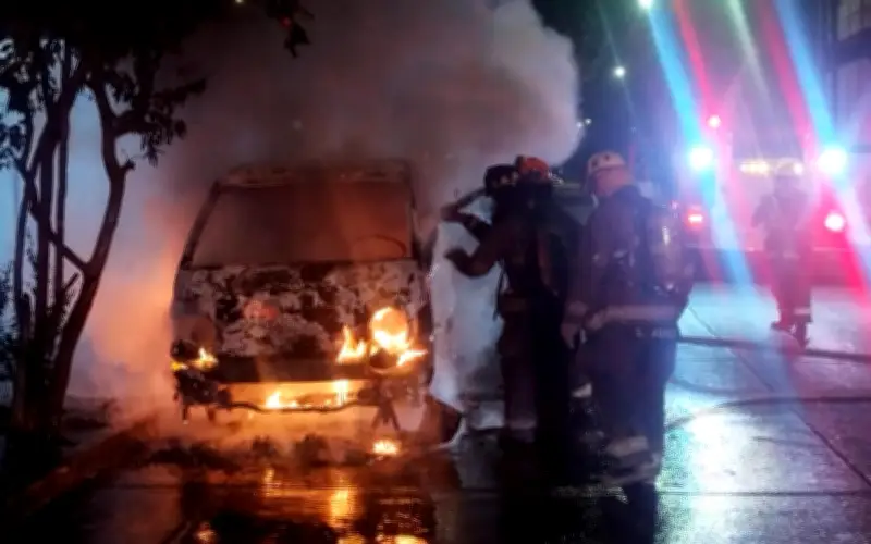 Ola de incendios y bloqueos sacude Jalisco tras abatimiento de 'El Mencho'