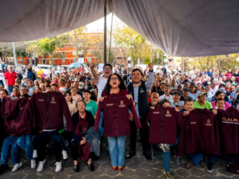 Operación Abrigo de Tlalpan entrega chamarras en colonias altas contra el frío