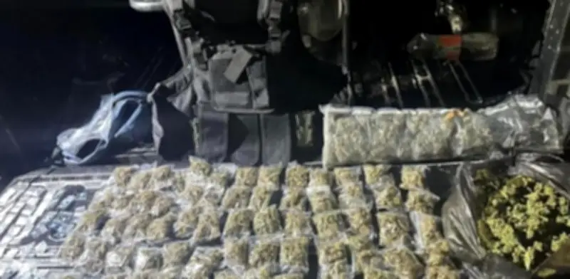 Operativo en Azcapotzalco: 17 detenidos con droga, armas y chalecos antibalas