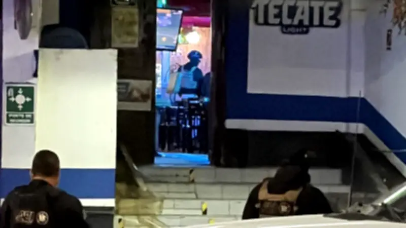 Operativos en Monterrey buscan a pistoleros tras balacera en el centro