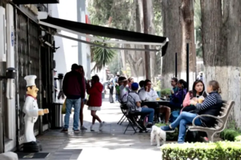 Oposición exige eliminar certificado de salud polémico en México