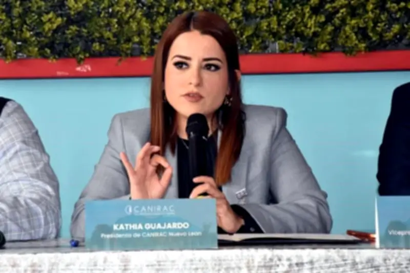 Optimismo de Restauranteros Choca con Perspectiva Cautelosa del Sector Hotelero